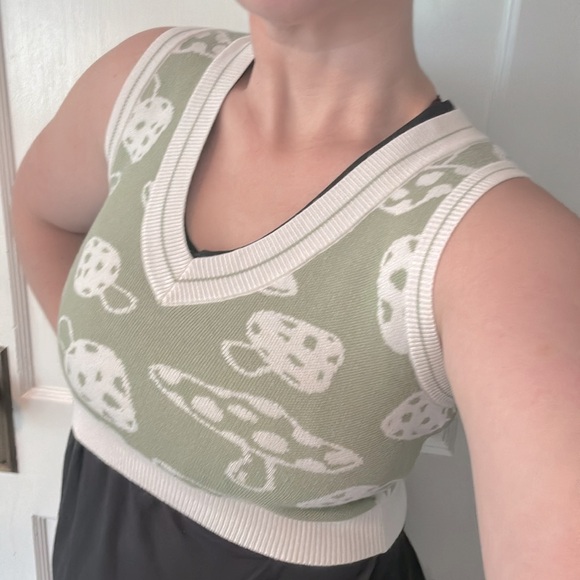 SHEIN Mushroom V-Neck Sleeveless Crop Knit Sweater Vest Size M Green - Picture 2 of 9